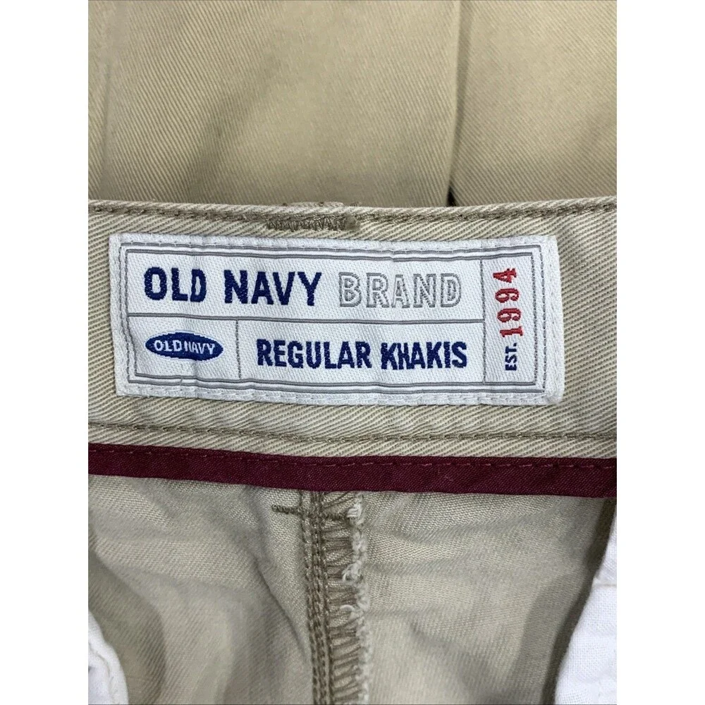 Old Navy Khaki Bermuda Shorts Mens Size 36 Regular Pleated Outdoor